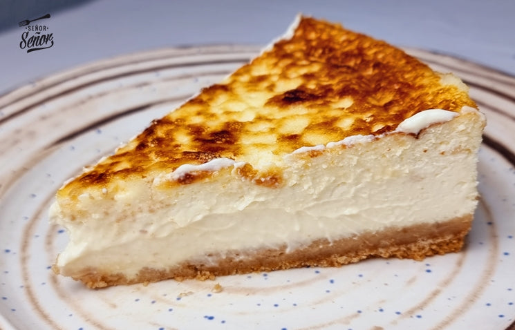 TARTA DE QUESO AL HORNO CON MERMELADA DE FRAMBUESA